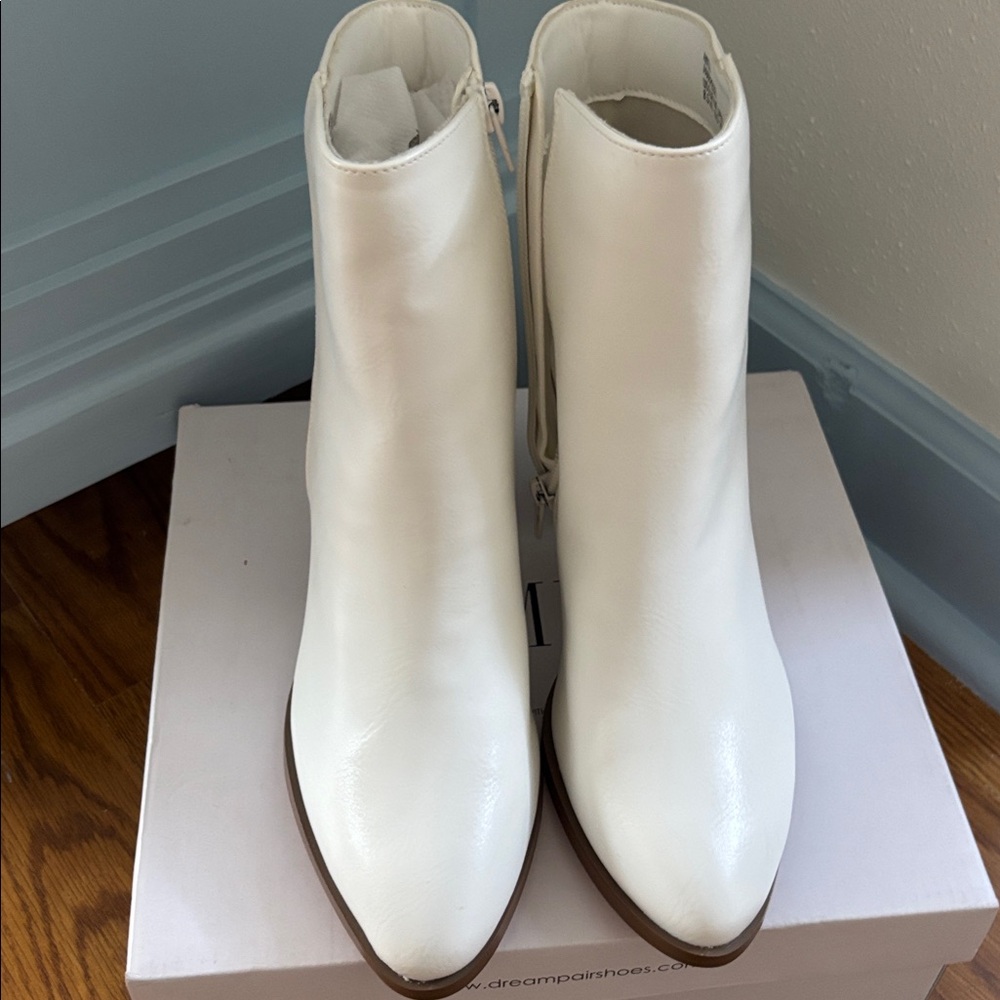 Dream Pairs Women's Elegant White Heeled Boots - Picture 5 of 6